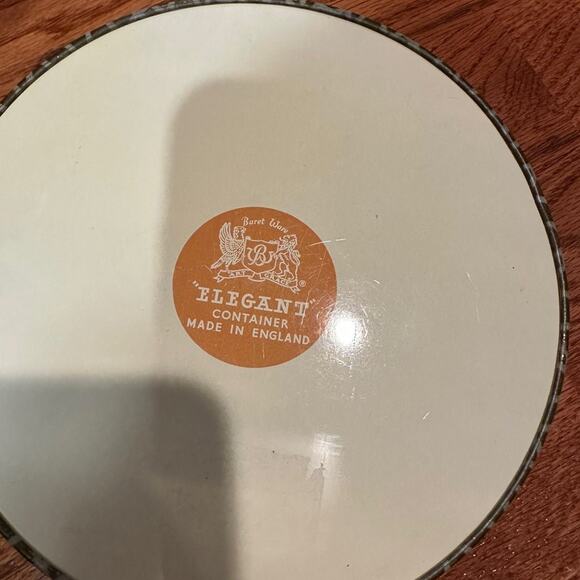 Vintage Baret Ware metal tin - Picture 5 of 7